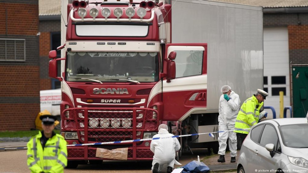 VIDEO Român, extrădat pentru implicarea în moartea a 39 de vietnamezi într-un camion frigorific