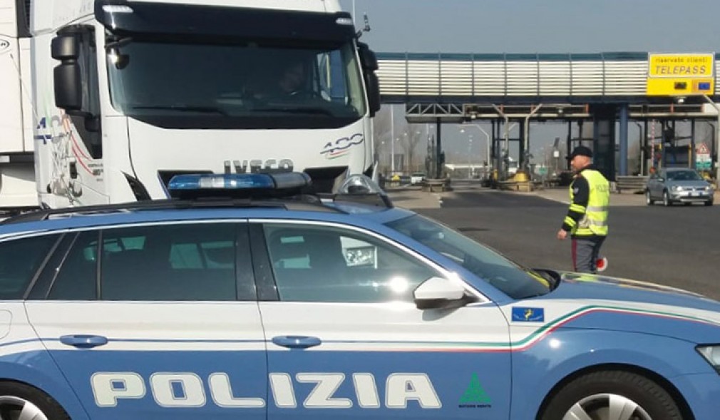 Italia: 4 șoferi profesioniști români, cu camioanele sechestrate și amenzi de 10.000 euro