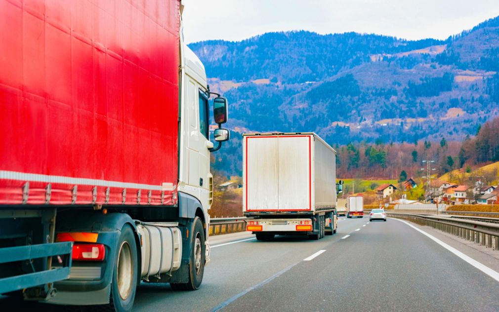 MAE avertizează transportatorii români: restricții pentru camioane în Slovenia