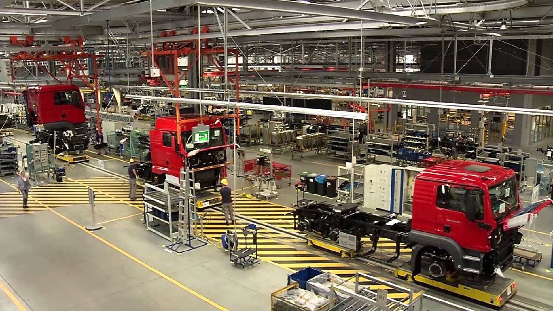 VIDEO. Fabricile de camioane și autobuze MAN își reiau producția de săptămâna viitoare