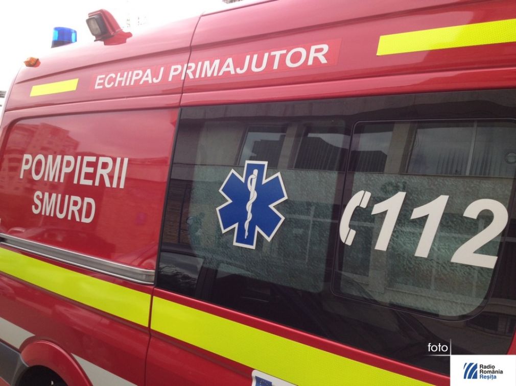 Trei răniți la impactul cu un camion