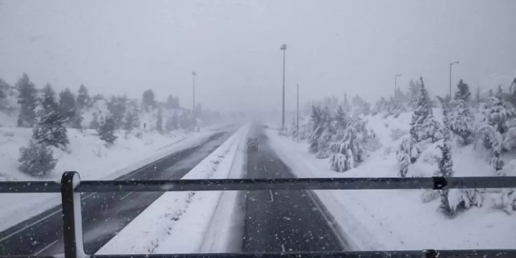 Traficul greu prin punctul de frontieră Kulata pentru transportatori, afectat de vremea rea
