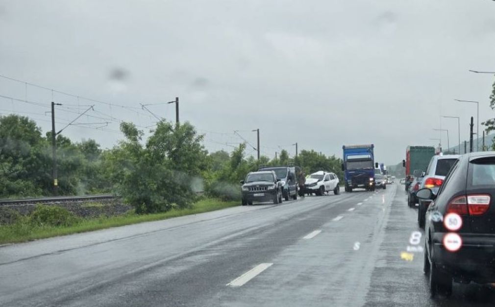 Carambol cu 3 mașini și un camion. Unde a avut loc?