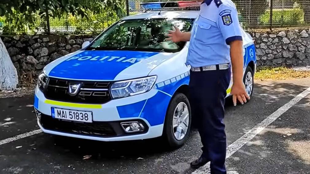 Şofer fără permis, oprit de poliţişti cu focuri de armă, după ce a consumat droguri