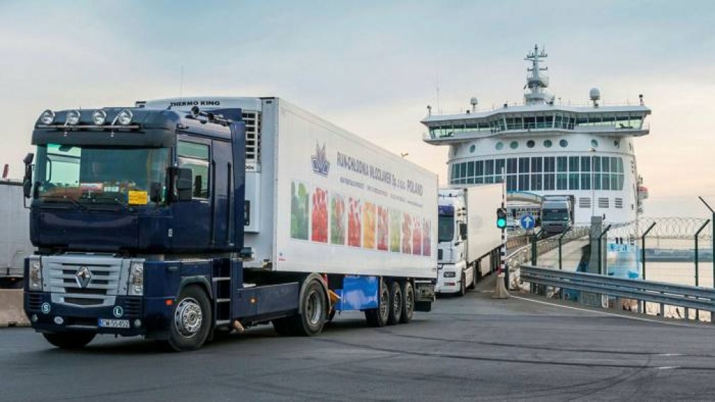 Olanda scoate testul COVID obligatoriu pentru șoferii de camion care vin din UK