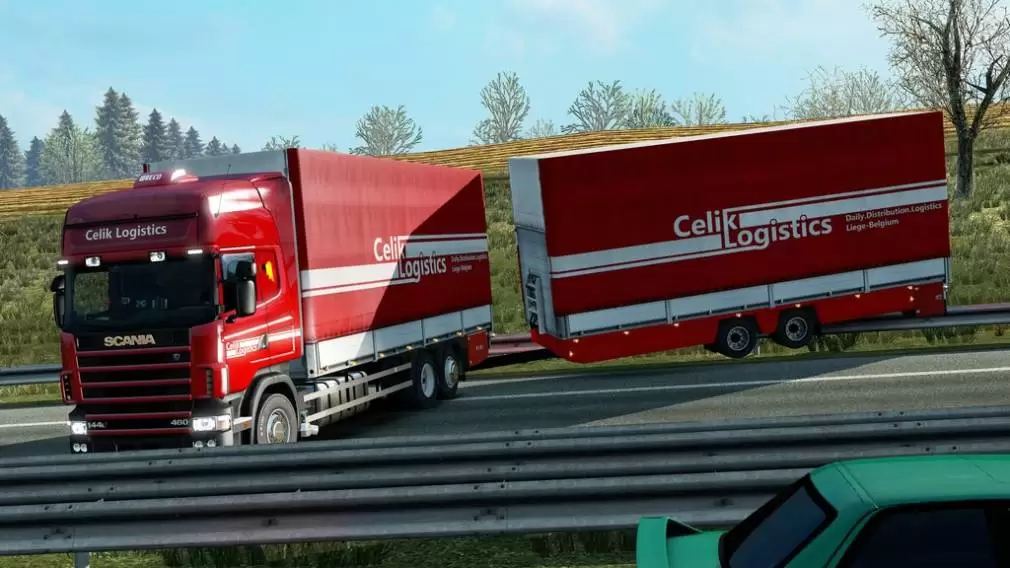 DRAMĂ! Au intrat cu mașina sub un CAMION