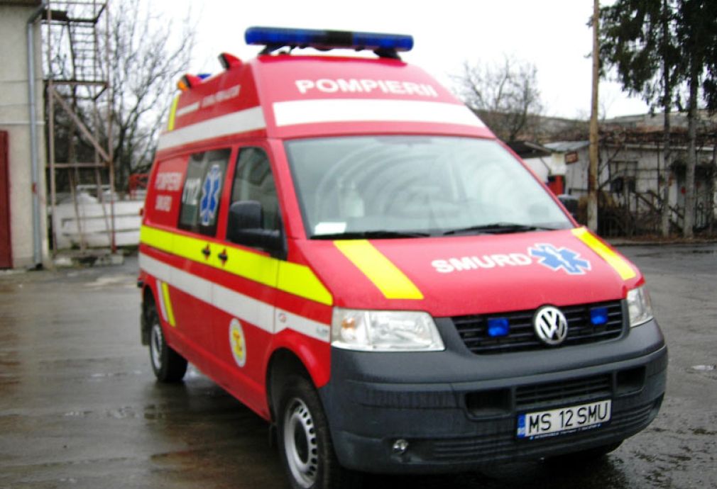 Un bărbat de 70 ani a fost lovit de camion. E în stare gravă