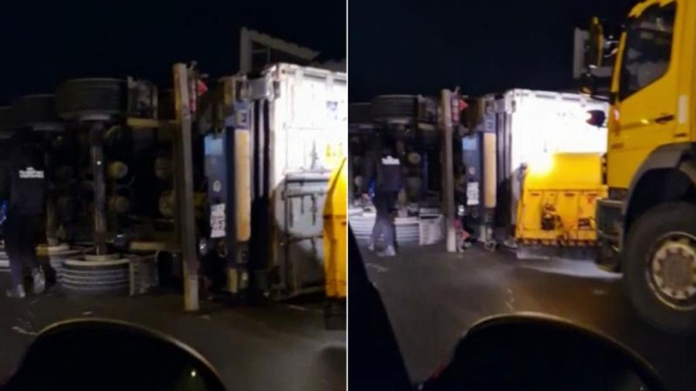 VIDEO Un camion s-a răsturnat în sensul giratoriu