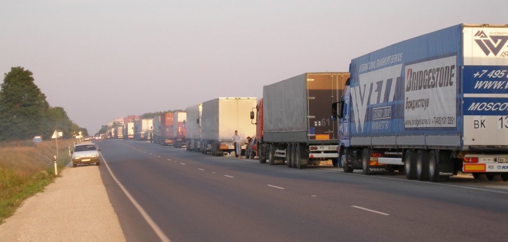 Poliția de Frontieră: Coadă de camioane de 8 km pe prima bandă de mers a DN 5 Bucureşti-Giurgiu