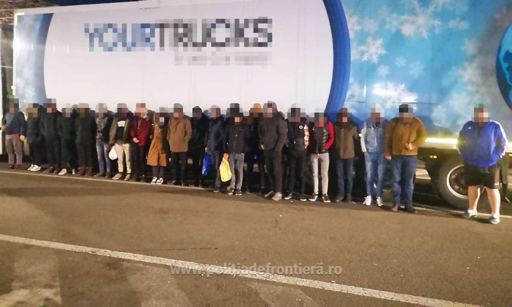 23 de migranți ascunși în camioane, depistați în acest sfârșit de săptămână, la frontiera cu Ungaria