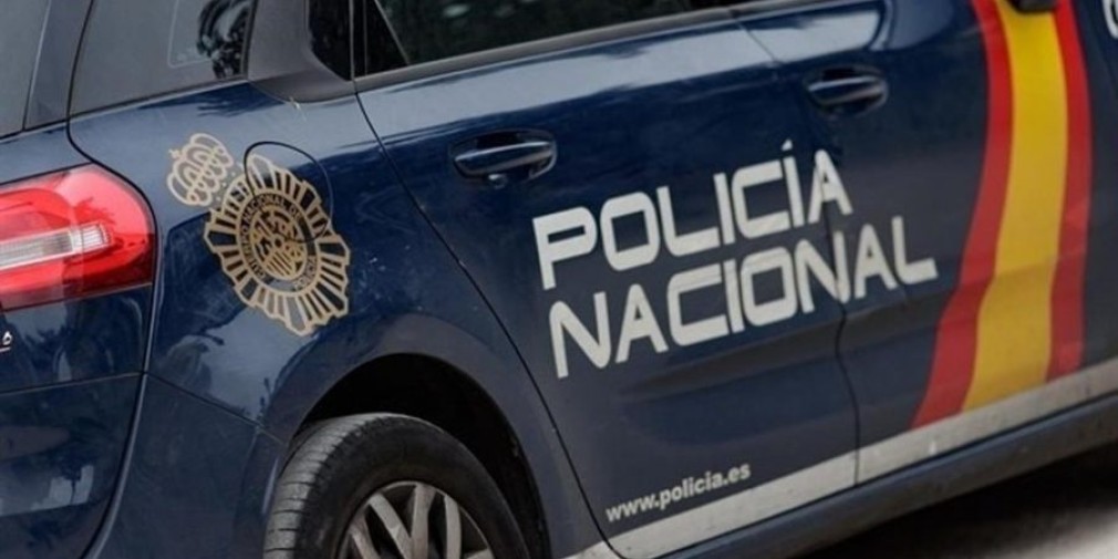 Poliția a recuperat două camioane furate și bunuri de 100.000 de euro