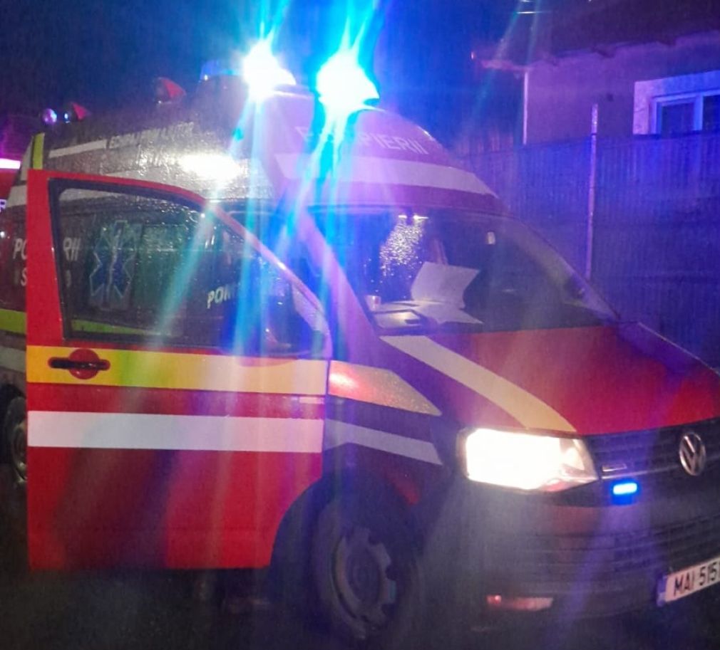 Persoană încarcerată, după ce a lovit un camion