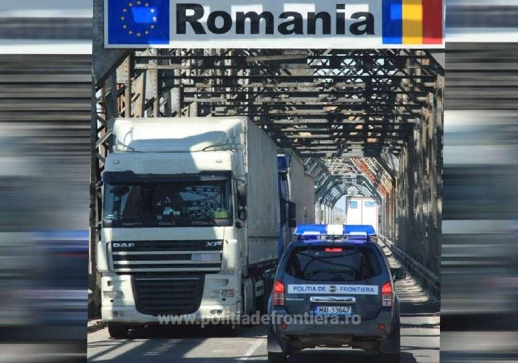 Șofer de camion prins cu 20 de tone de substanțe inflamabile