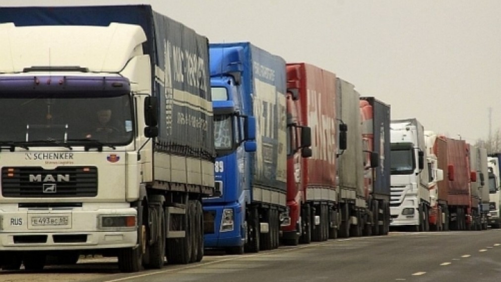 Coadă de camioane de aproape 7 kilometri pe DN 5 la Giurgiu