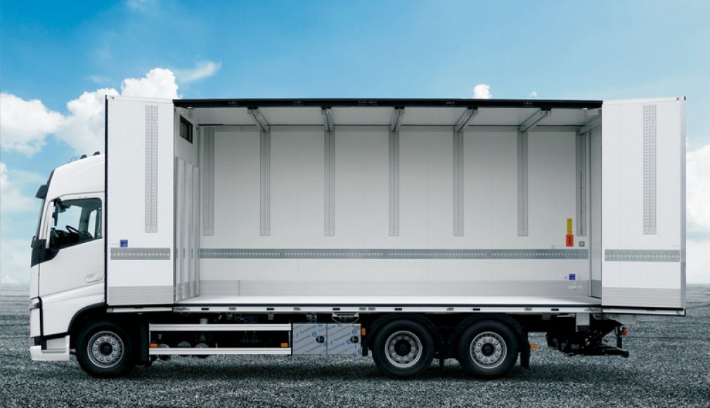 Schmitz Cargobull M.KO OPENSIDER o caroserie de camion flexibilă pentru piața nordică