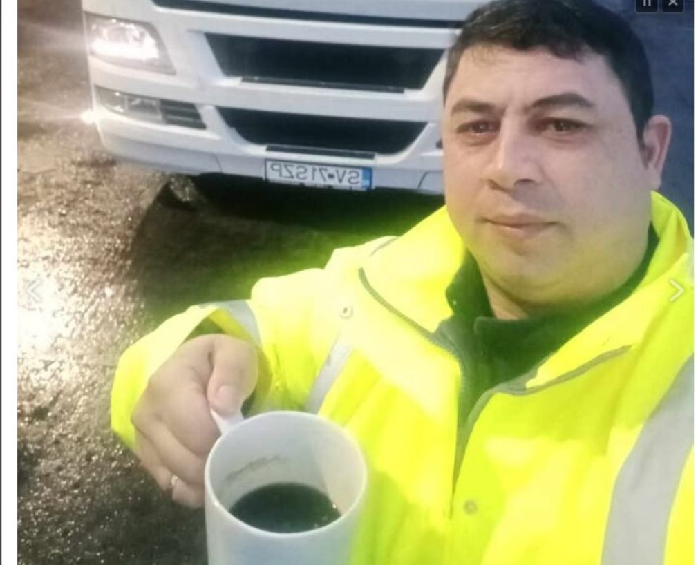 Șofer de camion trece prin momente cumplite. Ce i s-a întâmplat?