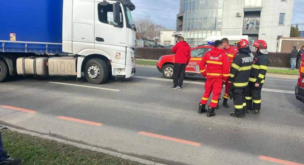 Un pieton a fost strivit de camion