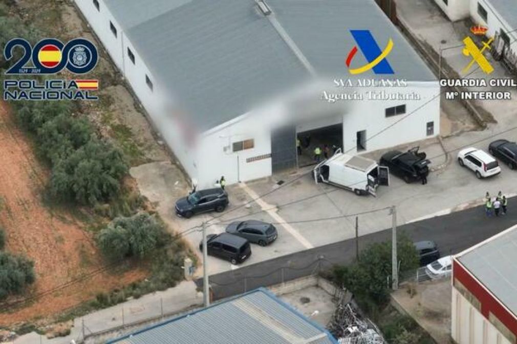 Șoferi de camion prinși în cel mai mare cartel al drogurilor din Balcani