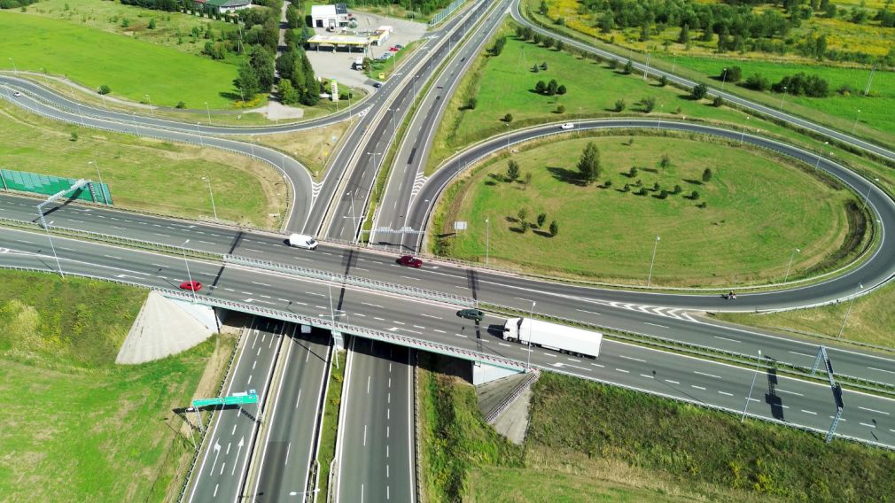 Noua rovinietă TollRO intră în vigoare de la 1 octombrie 2026 și nu de la 1 iulie