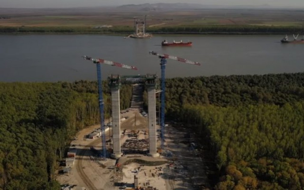 VIDEO. Imagini de la cel mai mare pod suspendat din România. Va costa jumătate miliard euro