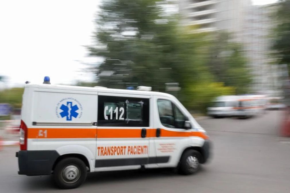 Motociclist rănit după o coliziune cu un camion