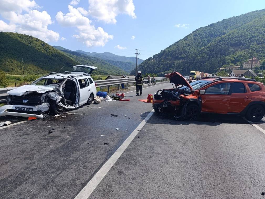 17 persoane implicate într-un accident rutier cu mai multe maşini pe Autostrada 1