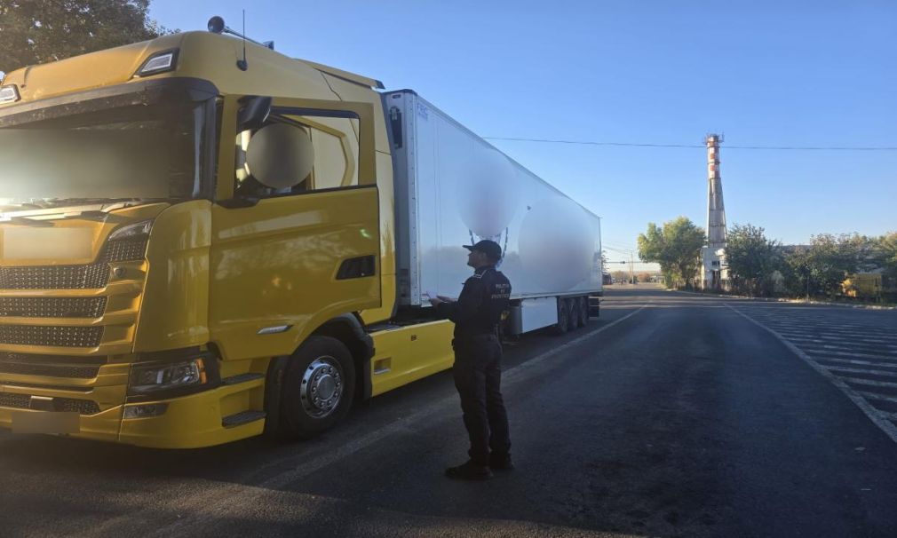 Freon, transportat într-un camion, fără autorizație, oprit la vamă