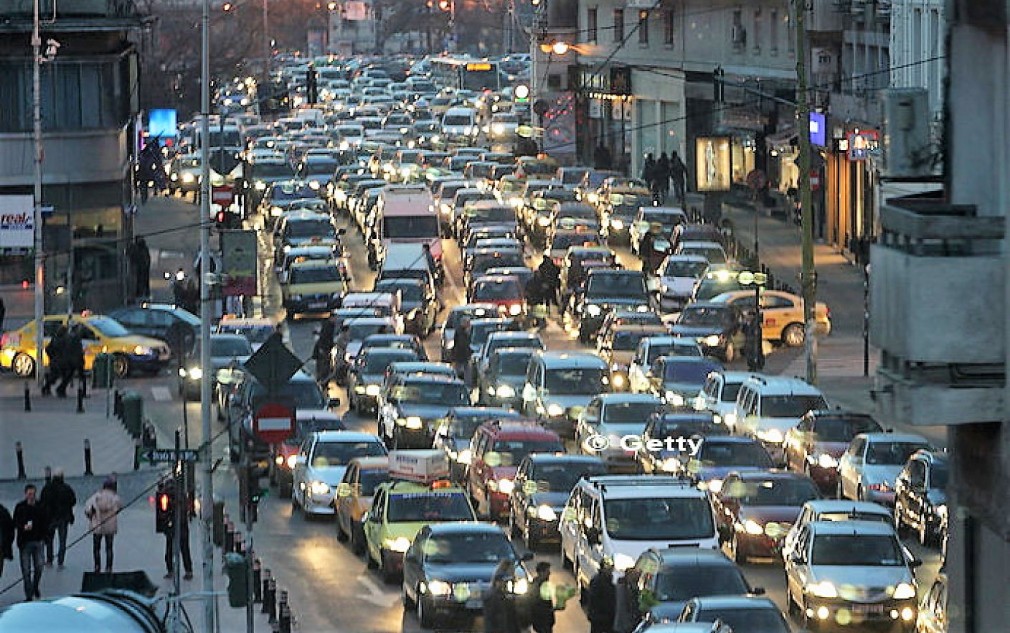 Restricția de circulație pentru București începe la ora 22.00. Șoferii profesioniști, exceptați