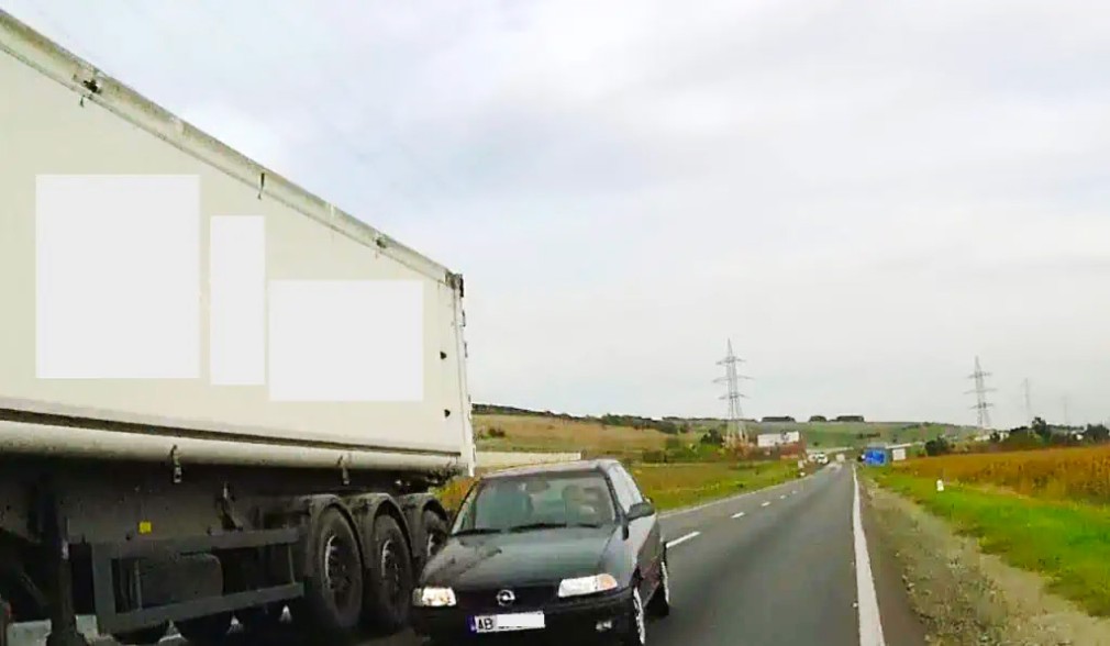 VIDEO. Depășire periculoasă a unui camion pe DN1 în Alba