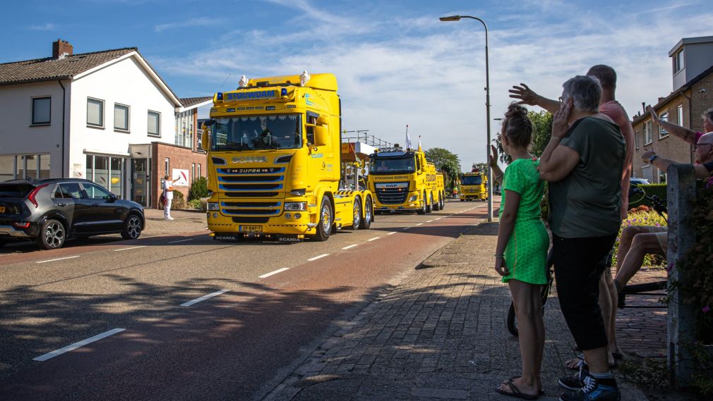 Cum sunt abordați șoferii de camion de traficanții de droguri și de arme. „Greu de refuzat”