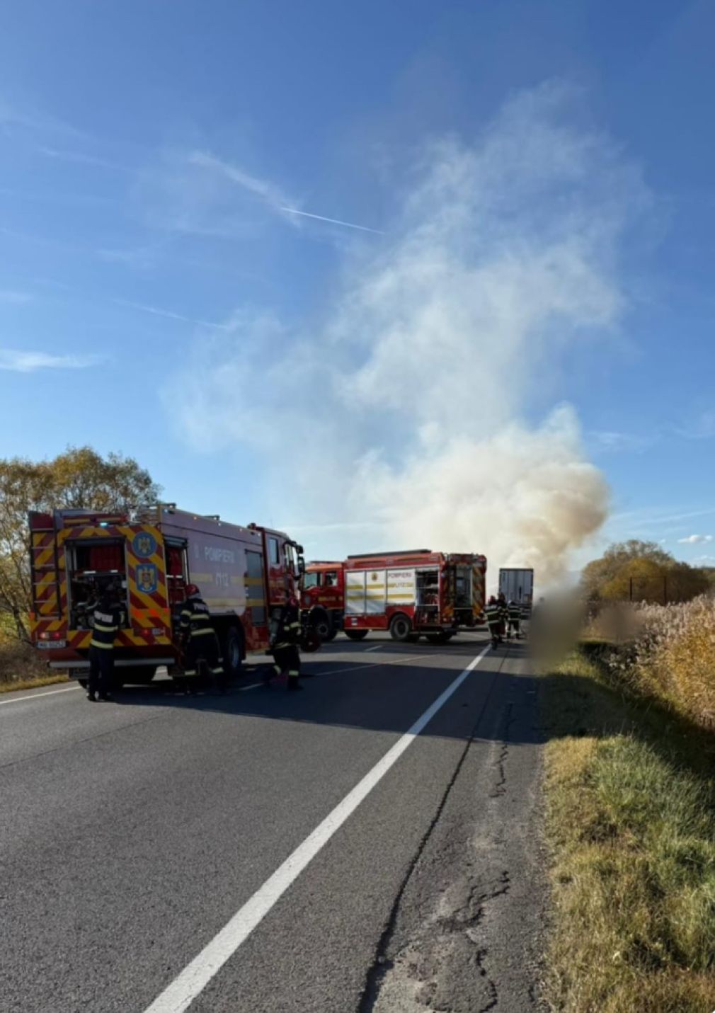 Un camion a fost în flăcări la Huedin