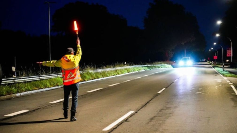 Controale ilegale la o frontieră a Germaniei. S-au travestit în polițiști. Care e motivul?