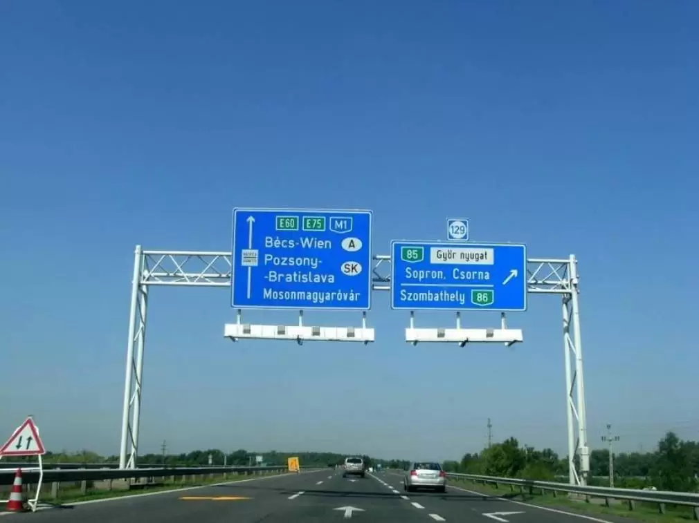 ÎN MATERIE DE AUTOSTRĂZI: NOI CA MELCUL, UNGURII CA SPRINTERII