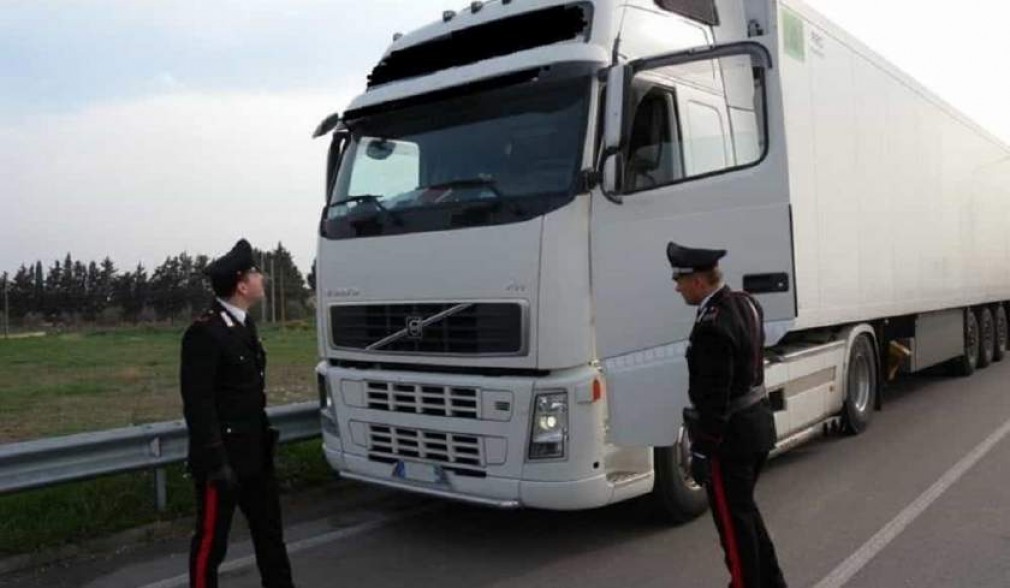 Italia: Șofer profesionist român cu alcoolemie de peste 3 la mie, prins la volanul unui camion