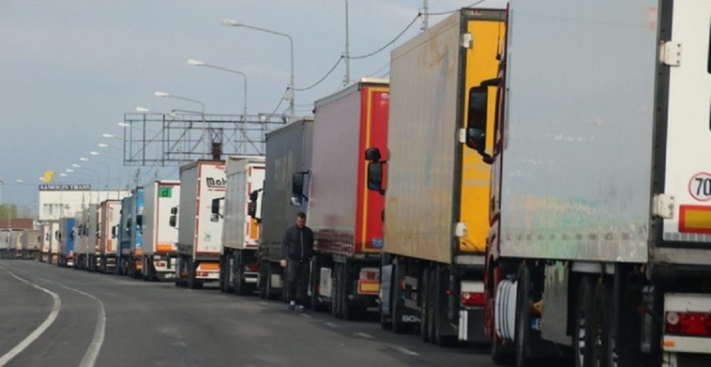 VIDEO Cozi imense de camioane la Vama Giurgiu