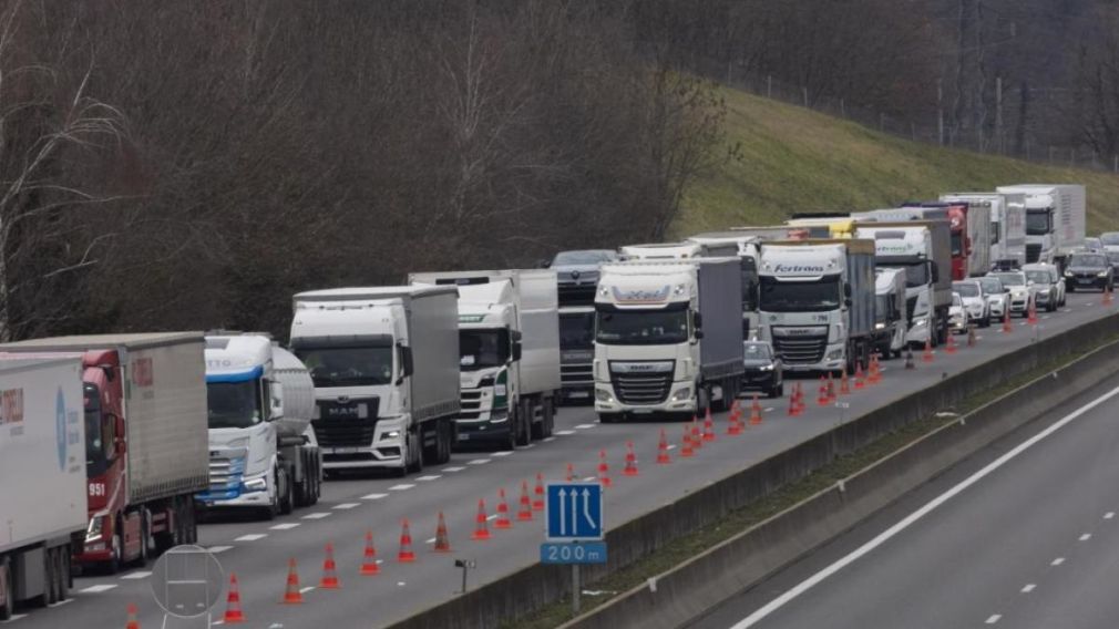 Interdicții pentru camioane în Ungaria. Care e programul?