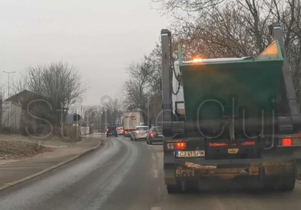 Ce s-a întâmplat atunci când un camion a oprit într- curbă?