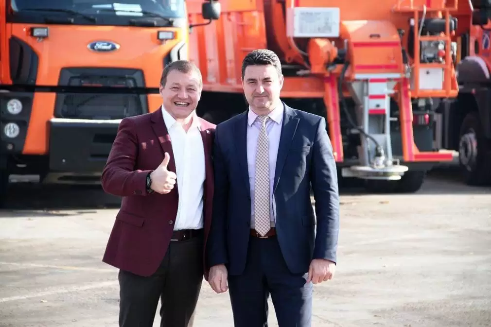 Video: 103 AUTOBASCULANTE FORD TRUCKS PENTRU CNAIR