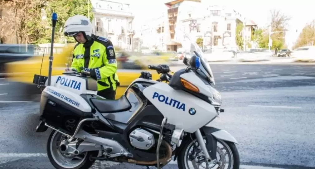 Un camion din Ucraina s-a răsturnat pe carosabil