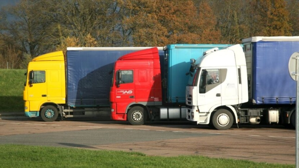 Restricţii de circulaţie pe DN7 între Piteşti şi Râmnicu Vâlcea pentru camioane