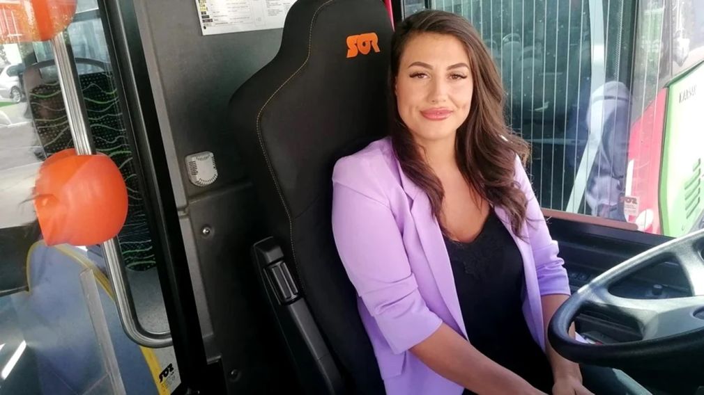 Singura femeie care conduce autobuze în Slatina. De ce a ales această meserie?