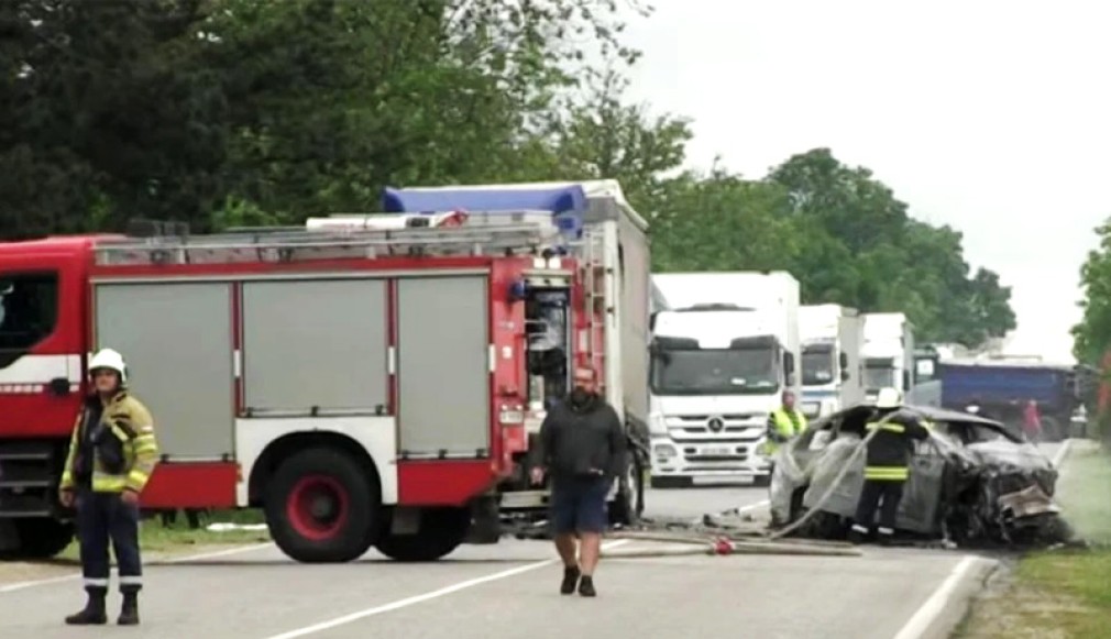 VIDEO. Bulgaria. Doi români au murit după ce mașina lor s-a izbit de un camion românesc