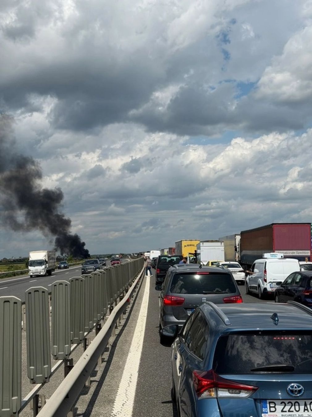 Camion în flăcări pe Autostrada A3, după a ajuns pe contrasens