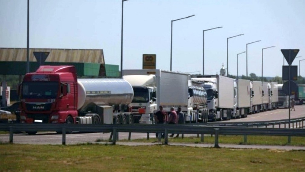 Ucraina lansează un sistem electronic de fluidizare a traficului de camioane în vămi