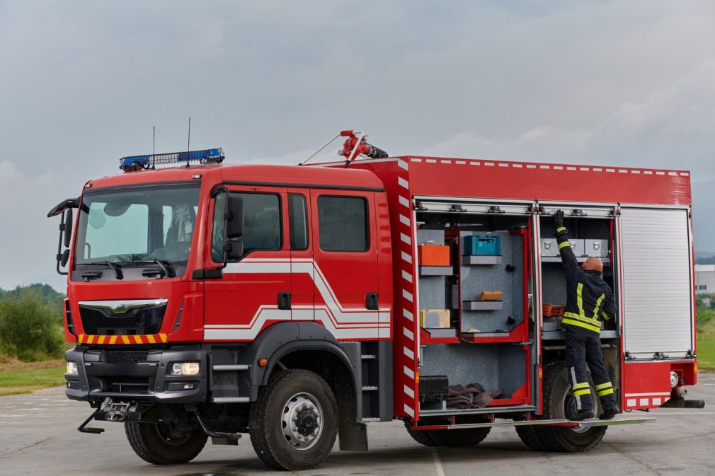 Piața camioanelor de pompieri va ajunge la 17.000.000.000$. De ce cumpără primăriile?