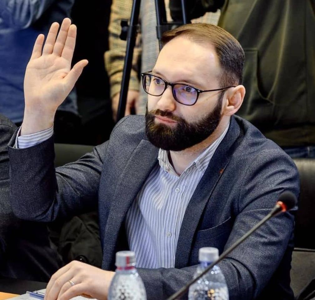 Șeful Infrastructură Iași are salariu 2.000 euro net/lună și nu face nimic de 2 ani