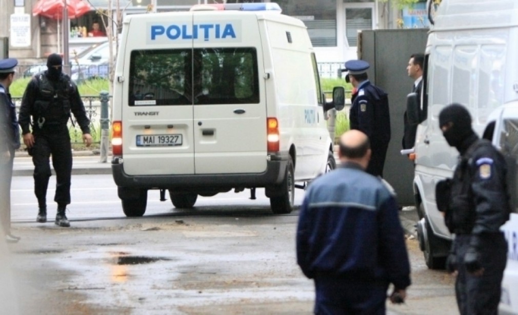 Tineri, arestați după ce au furat piese dintr-un camion parcat în Cluj-Napoca