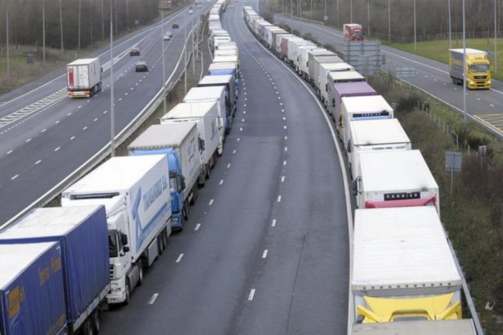 Ministru francez: un Brexit fără acord va duce la BLOCAJE în transportul camioanelor