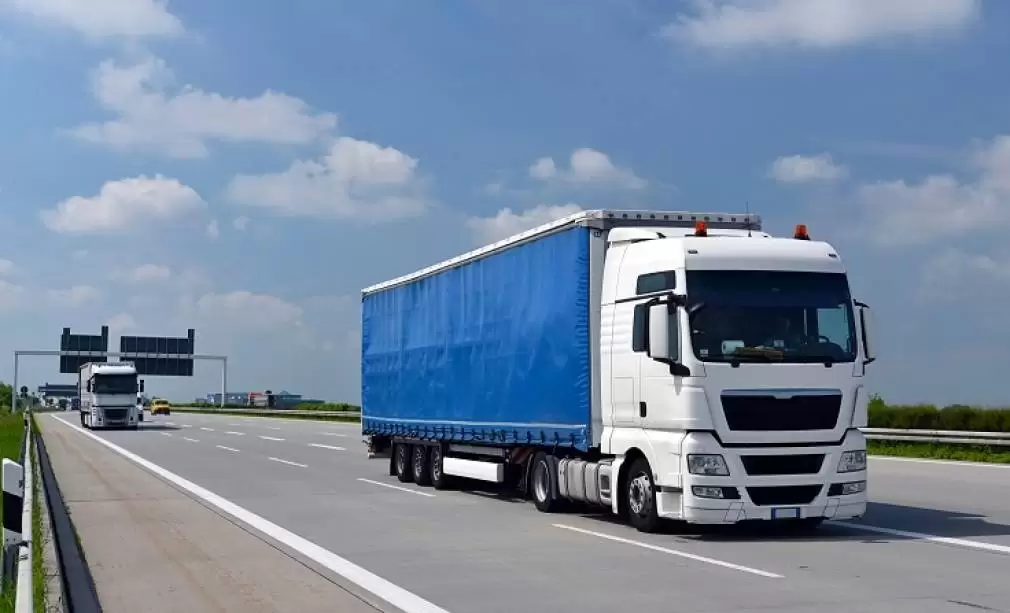 Pachetul Mobilitate încaieră transportatorii din Vest cu cei din Est: poate vor intra în legalitate