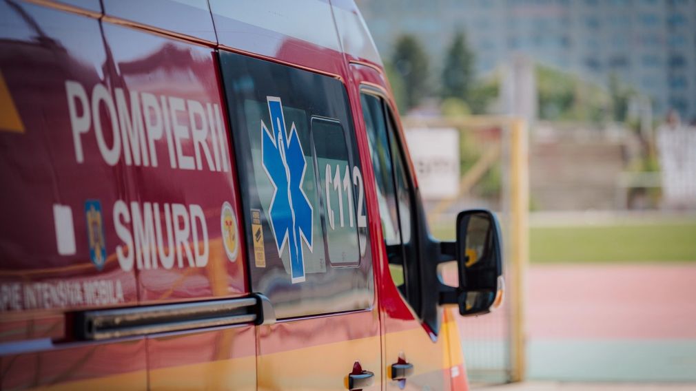 Accident grav între un autobuz și un camion, în Prahova